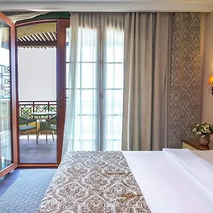 5* منتجع سافير مارين